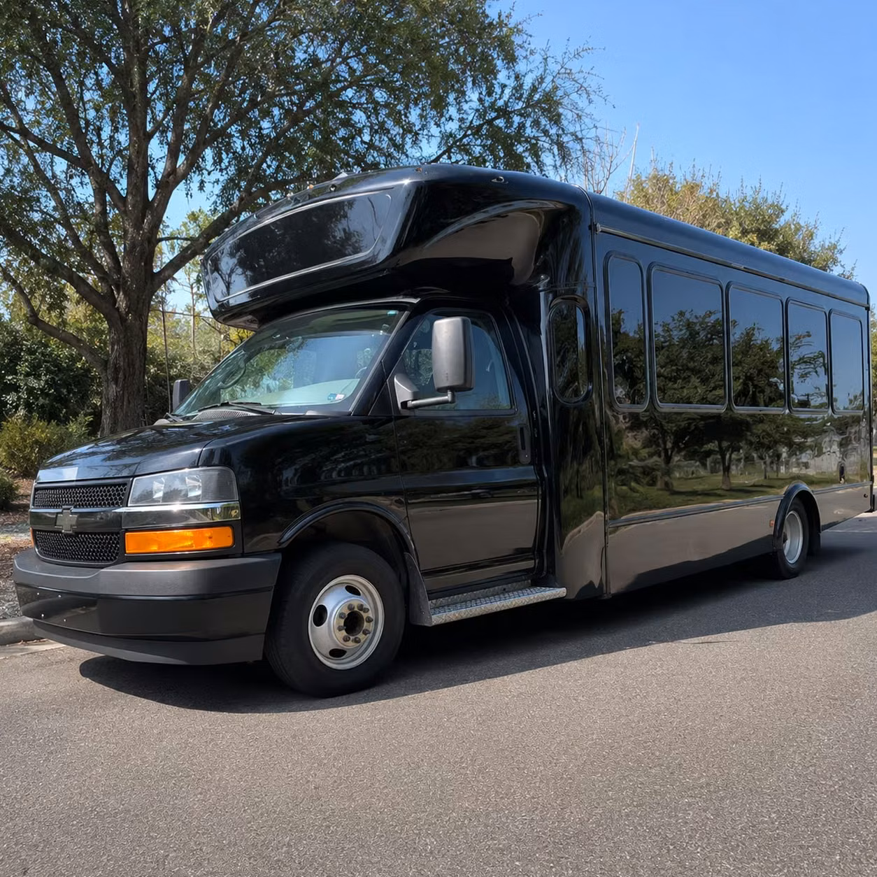 finding a party bus for prom in kent doesn t have to be stressful