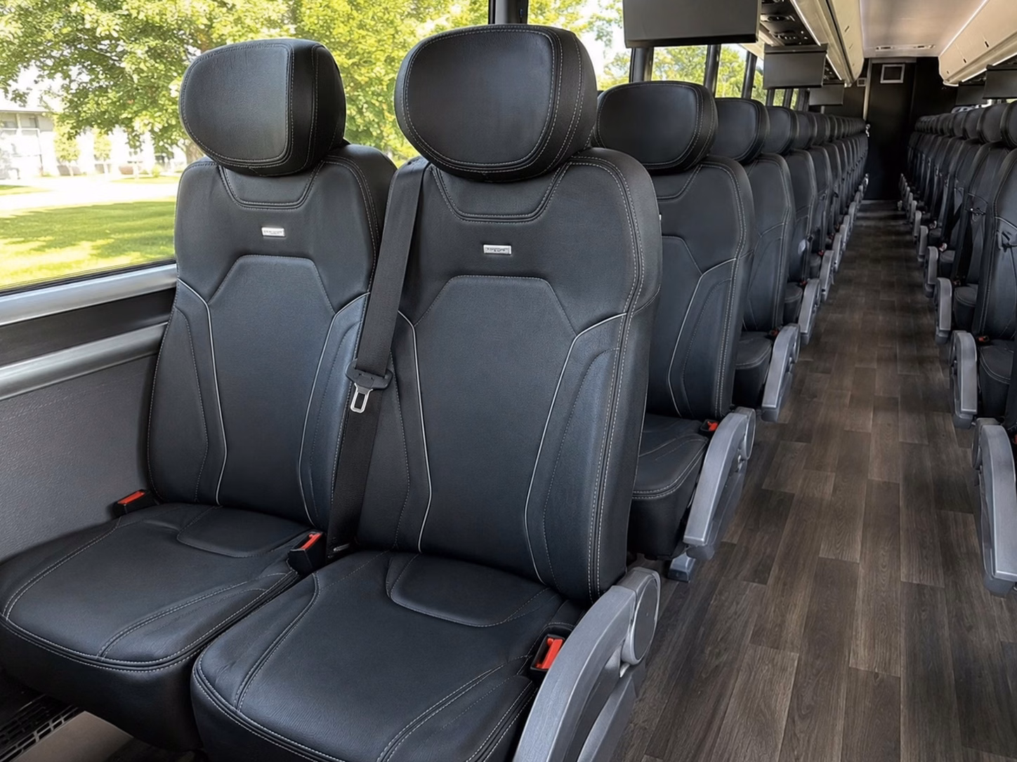 wedding guest shuttles from seattle tacoma international airport to kent